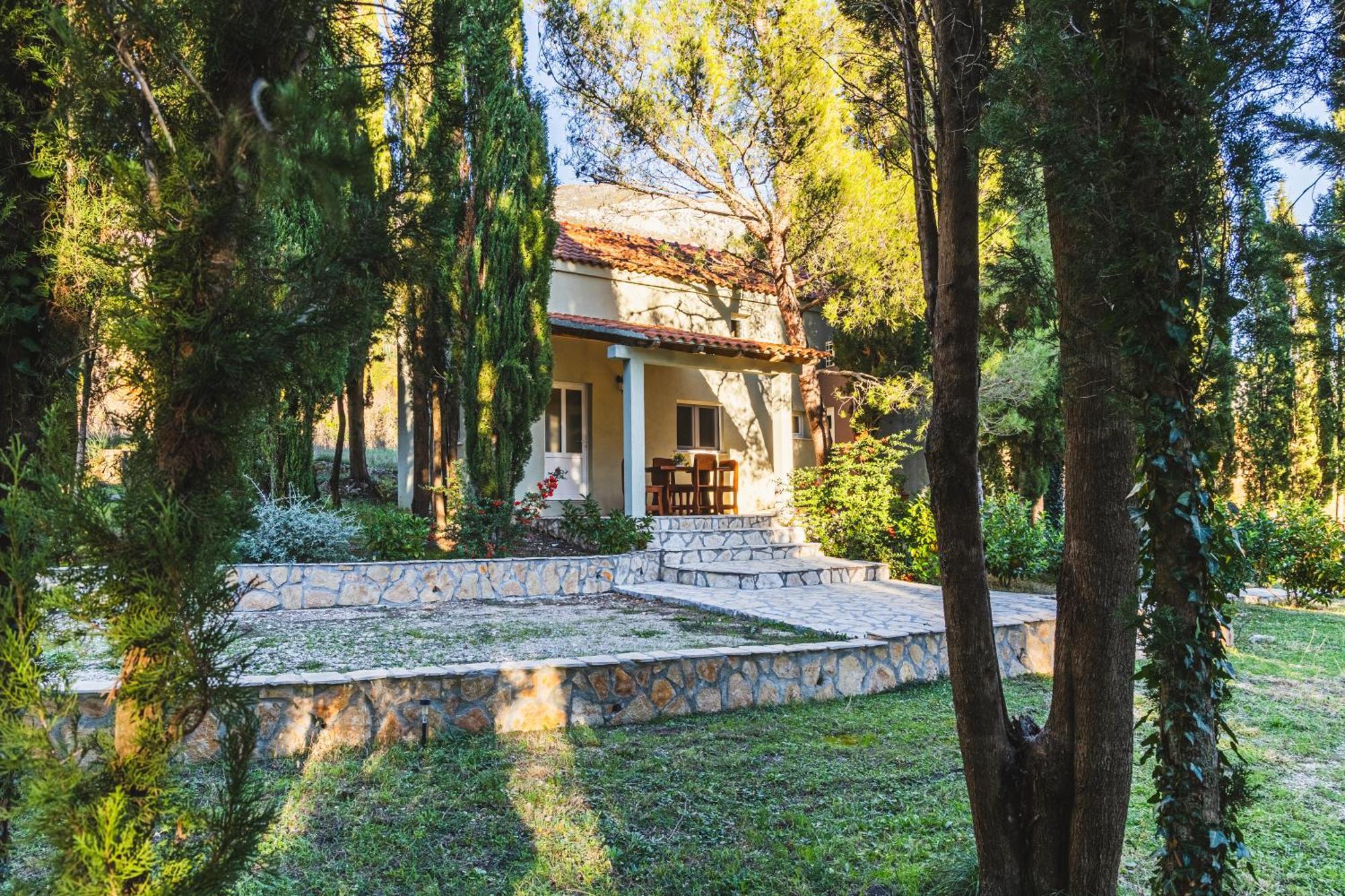 Country House Uros In Nature With Pool Lovorno Kültér fotó